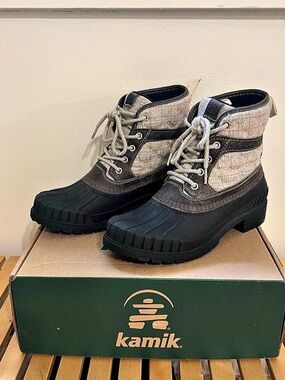 Kamik Sienna Mid 2 Waterproof Winter Boots (brand new condition) size 8